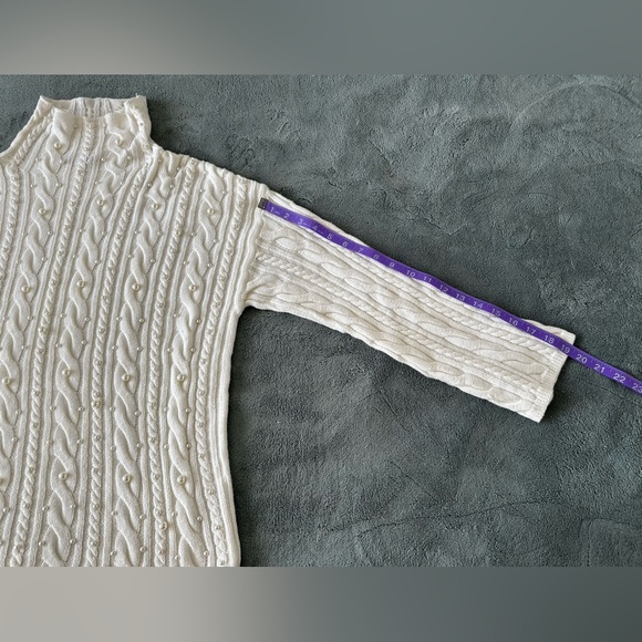 In2 by InCASHMERE - Cable Knit Sweater w Pearl Embellishments - Size M - Picture 9 of 9